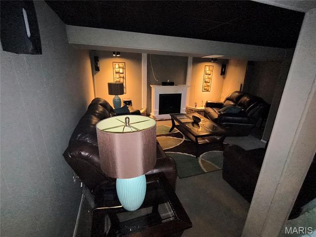 2703 Aberdeen Drive, Florissant, MO 63033