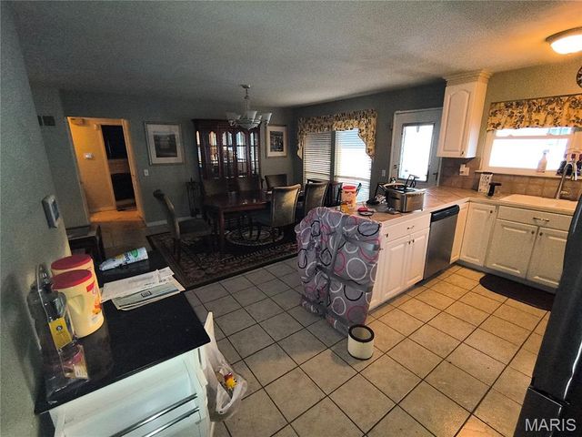 2703 Aberdeen Drive, Florissant, MO 63033