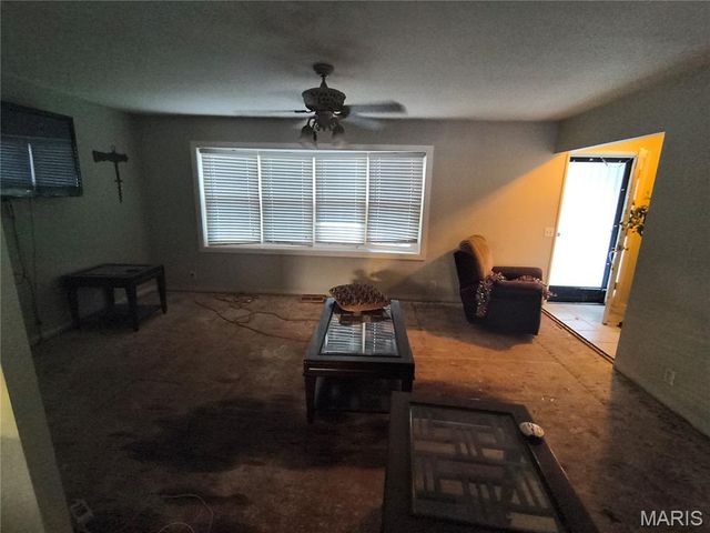 2703 Aberdeen Drive, Florissant, MO 63033