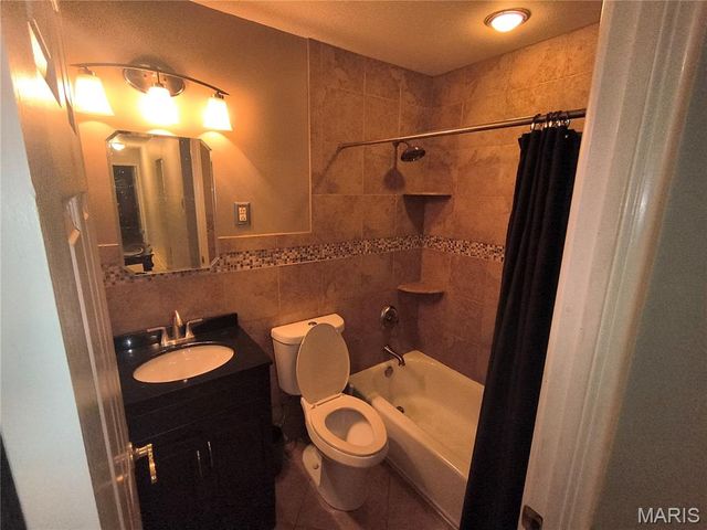 2703 Aberdeen Drive, Florissant, MO 63033