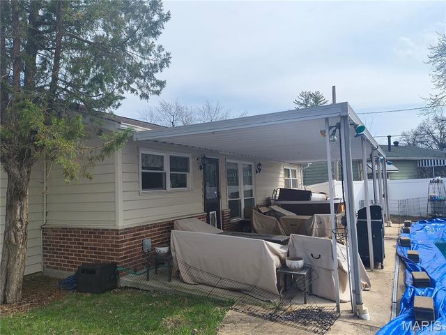 2703 Aberdeen Drive, Florissant, MO 63033