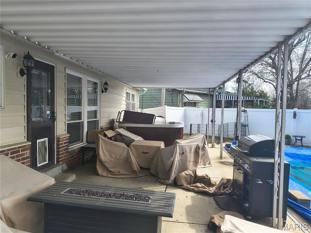 2703 Aberdeen Drive, Florissant, MO 63033