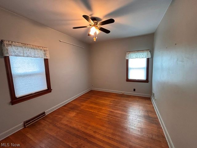 1006 Third Avenue, New Cumberland, WV 26047