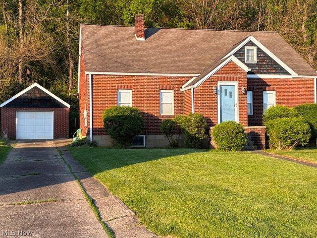 1006 Third Avenue, New Cumberland, WV 26047