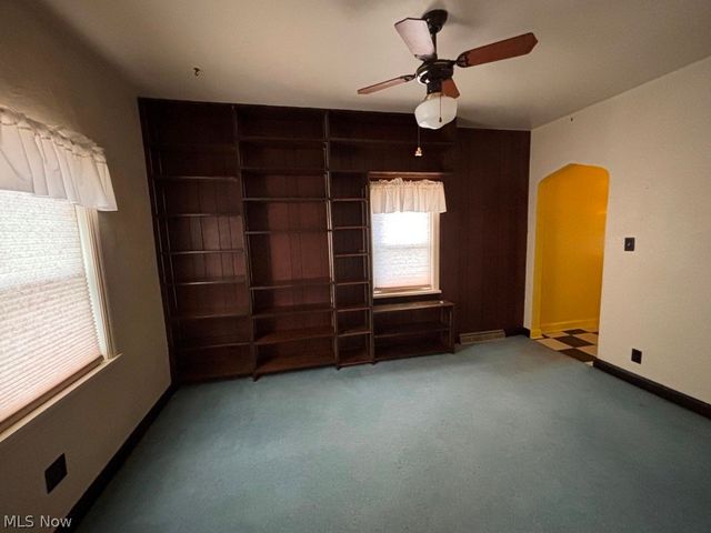 1006 Third Avenue, New Cumberland, WV 26047