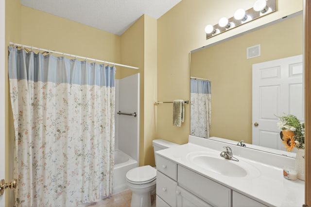 3739 Lawndale Lane N, Plymouth, MN 55446