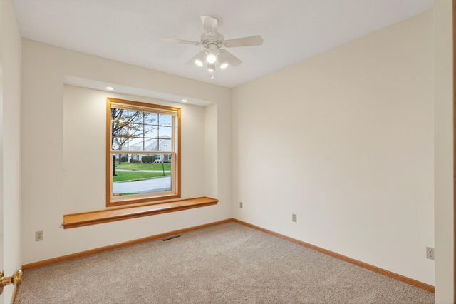 3739 Lawndale Lane N, Plymouth, MN 55446