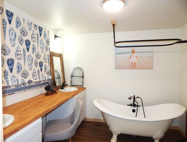 197 CR 4130D, Overton, TX 75684