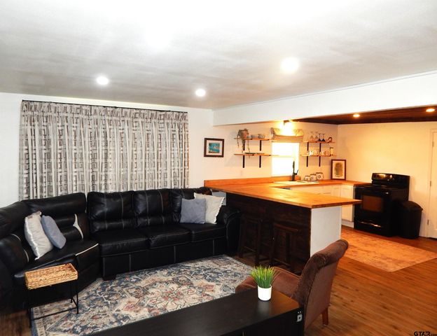 197 CR 4130D, Overton, TX 75684