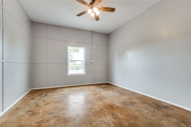 984 County Road 4027, Savoy, TX 75479