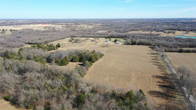 984 County Road 4027, Savoy, TX 75479