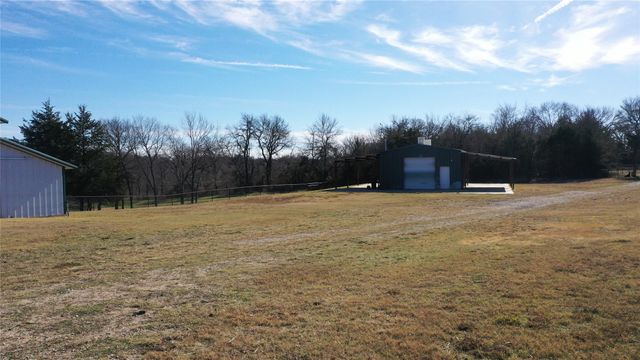 984 County Road 4027, Savoy, TX 75479