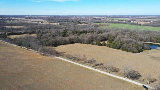 984 County Road 4027, Savoy, TX 75479