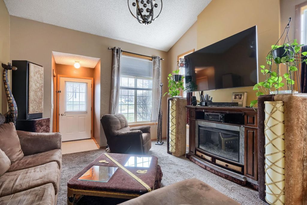 8731 Bechtel Avenue 136, Inver Grove Heights, MN 55076 — photo 2