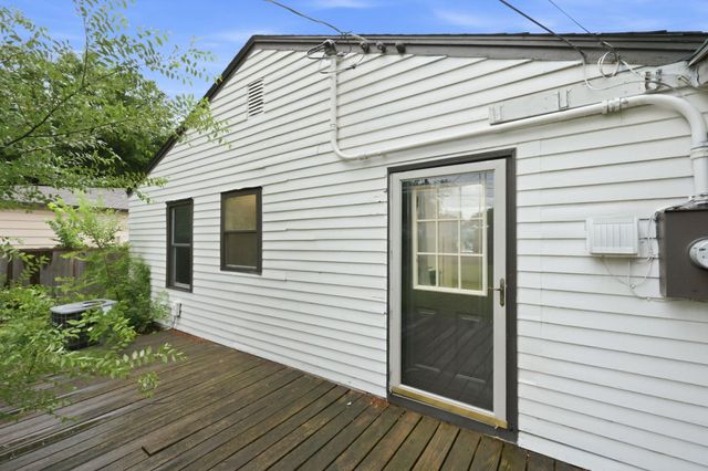 5732 E Castle Dr, Wichita, KS 67218
