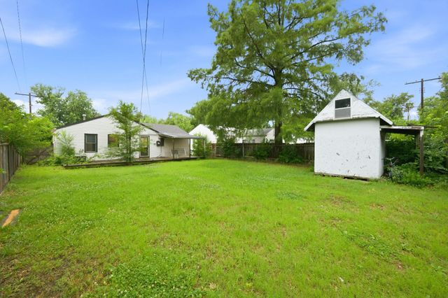 5732 E Castle Dr, Wichita, KS 67218