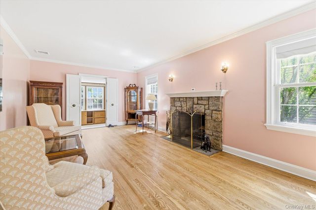 60 Atkinson Road, Rockville Centre, NY 11570