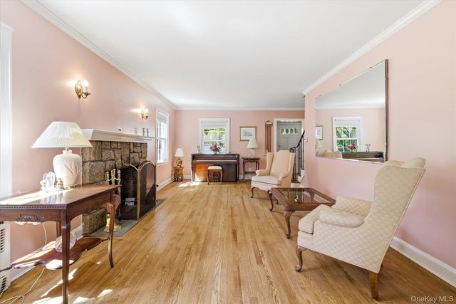 60 Atkinson Road, Rockville Centre, NY 11570