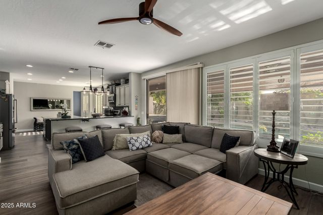 39943 N PRIDE Drive, Anthem, AZ 85086