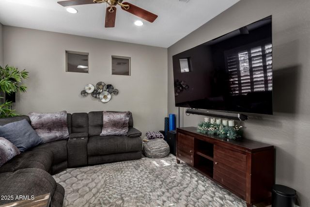 39943 N PRIDE Drive, Anthem, AZ 85086