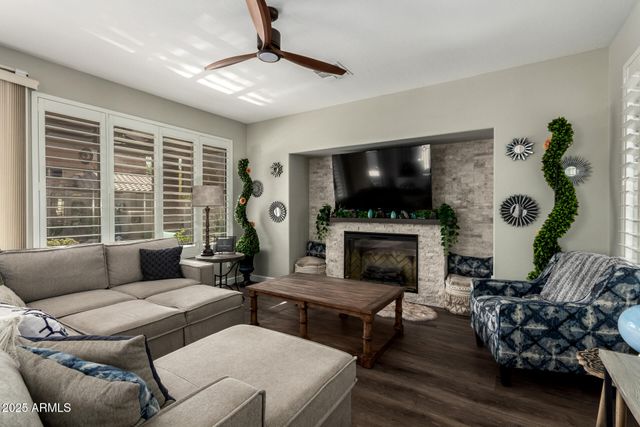 39943 N PRIDE Drive, Anthem, AZ 85086