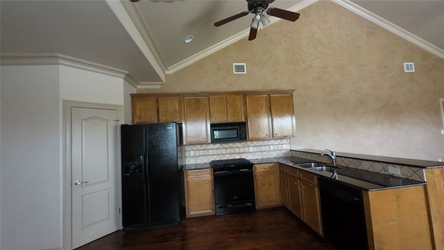 2050 Stockwell Road 4, Bossier City, LA 71111