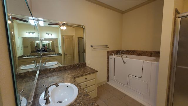2050 Stockwell Road 4, Bossier City, LA 71111