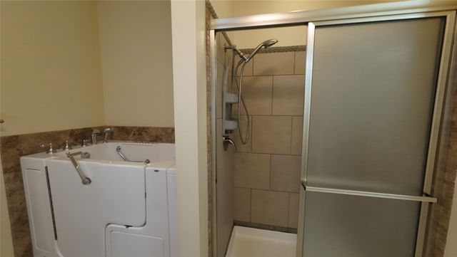 2050 Stockwell Road 4, Bossier City, LA 71111