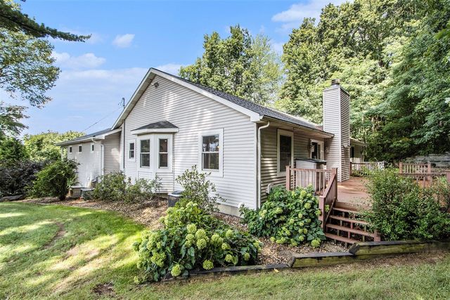 10466 N Riverview Drive, Plainwell, MI 49080