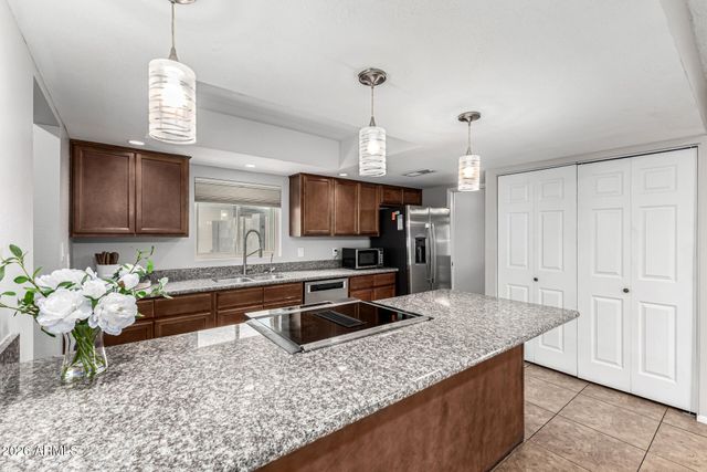 4502 W CAROL Avenue, Glendale, AZ 85302