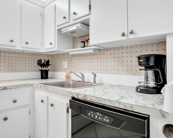 2061 NW 47th Terrace 103, Lauderhill, FL 33313