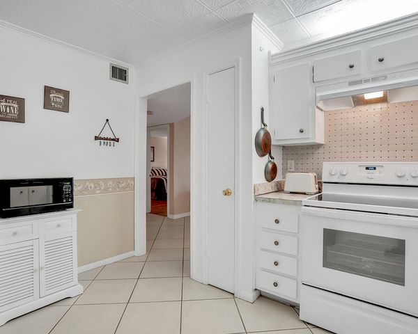 2061 NW 47th Terrace 103, Lauderhill, FL 33313