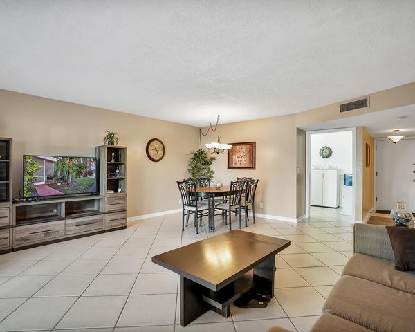 2061 NW 47th Terrace 103, Lauderhill, FL 33313