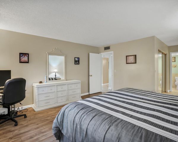 2061 NW 47th Terrace 103, Lauderhill, FL 33313