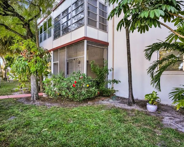 2061 NW 47th Terrace 103, Lauderhill, FL 33313