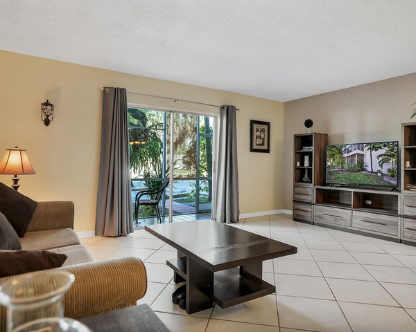 2061 NW 47th Terrace 103, Lauderhill, FL 33313