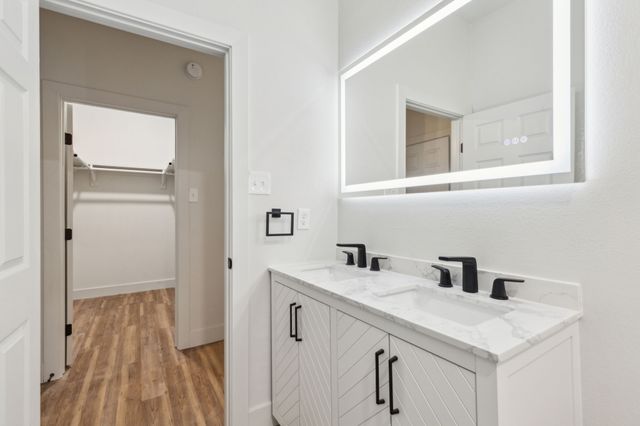 2904 Valentine Street, Dallas, TX 75215