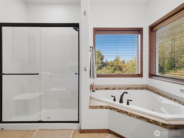 19838 Bear View Lane SW, Rochester, WA 98579