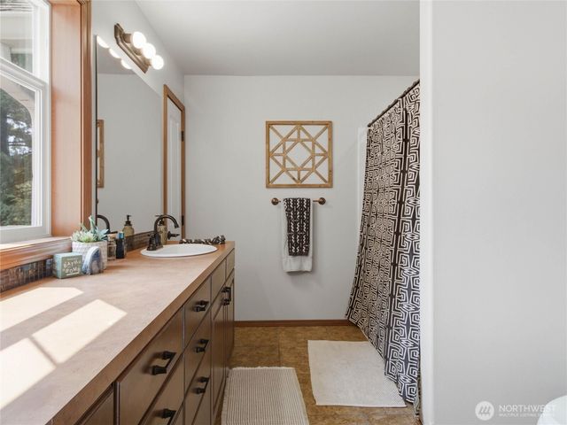 19838 Bear View Lane SW, Rochester, WA 98579