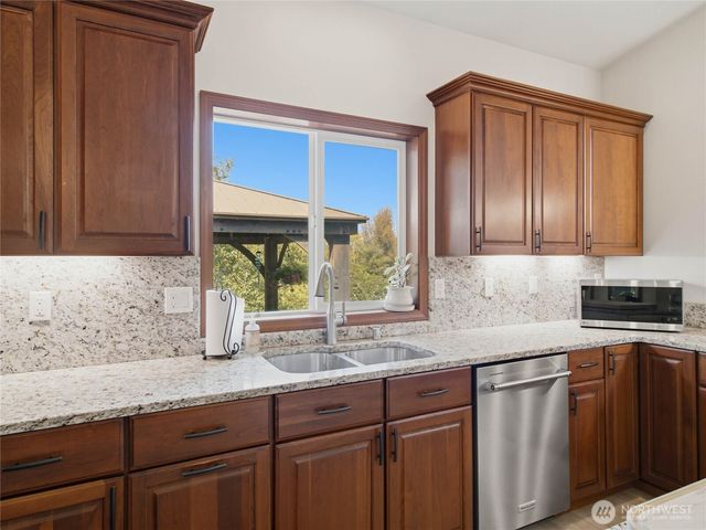 19838 Bear View Lane SW, Rochester, WA 98579