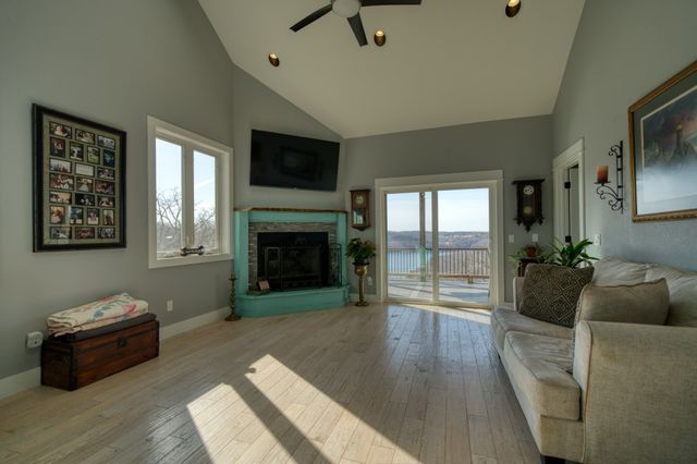 378 Lake Forest Drive, Eureka Springs, AR 72631