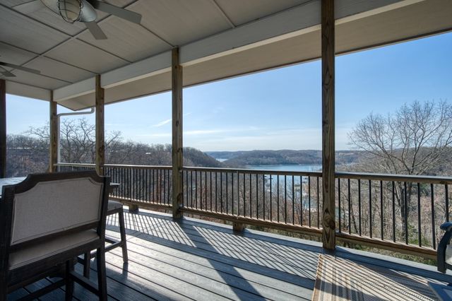 378 Lake Forest Drive, Eureka Springs, AR 72631