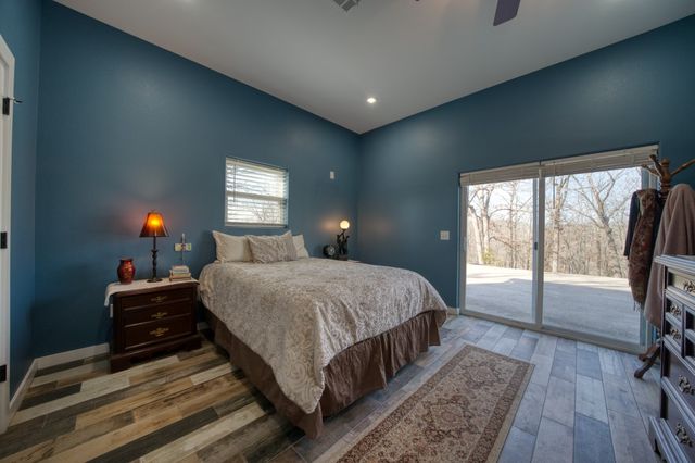 378 Lake Forest Drive, Eureka Springs, AR 72631