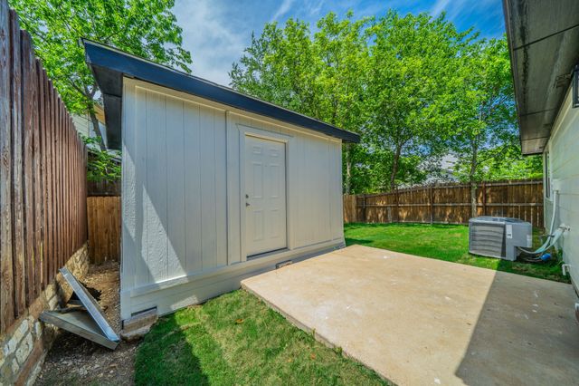 3021 Lago Vista Court, Dallas, TX 75236