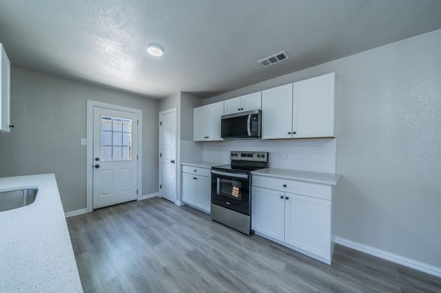 3021 Lago Vista Court, Dallas, TX 75236