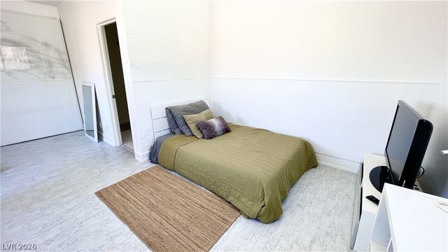 241 Misty Isle Lane B, Las Vegas, NV 89107