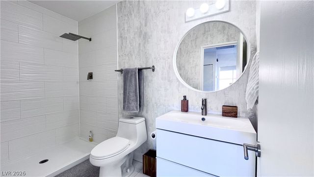 241 Misty Isle Lane B, Las Vegas, NV 89107