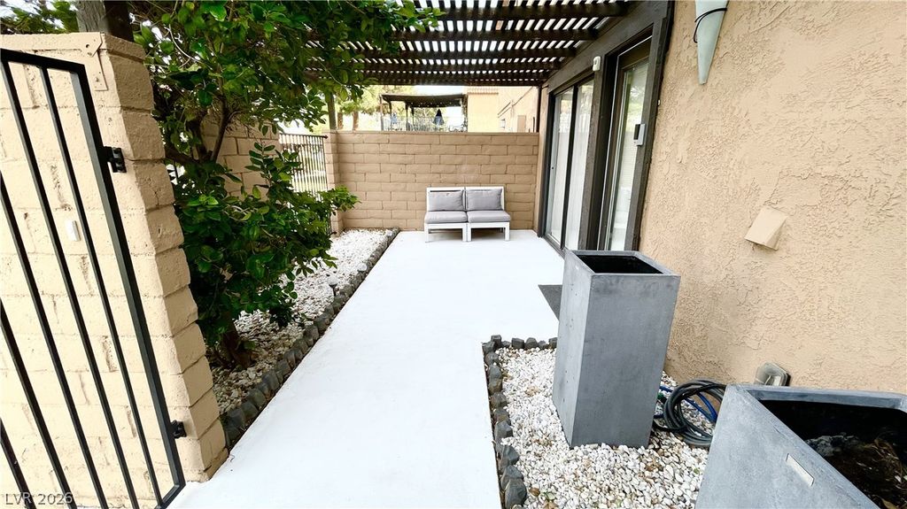 241 Misty Isle Lane B, Las Vegas, NV 89107