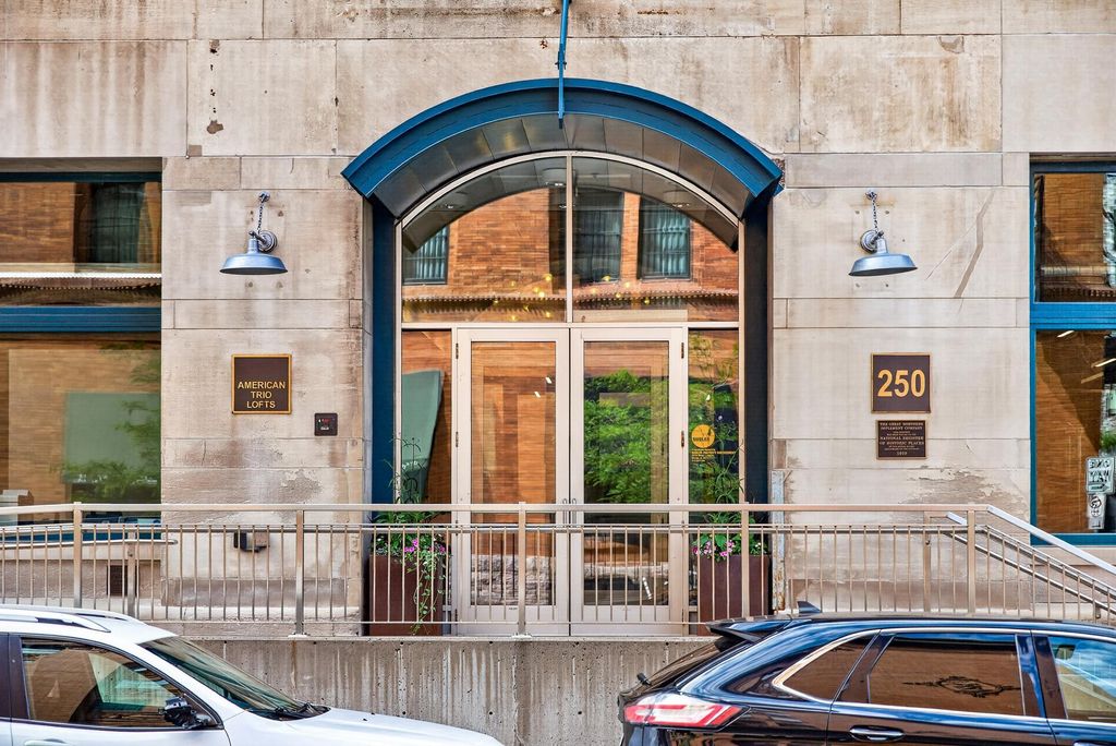 250 Park Avenue 502, Minneapolis, MN 55415 — exterior