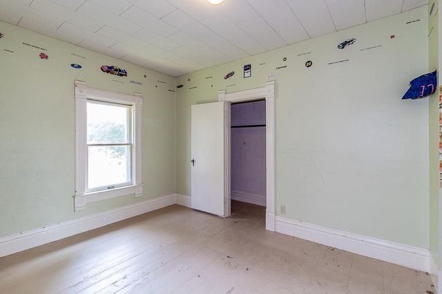 211 E WOLF RIVER AVENUE, New London, WI 54961